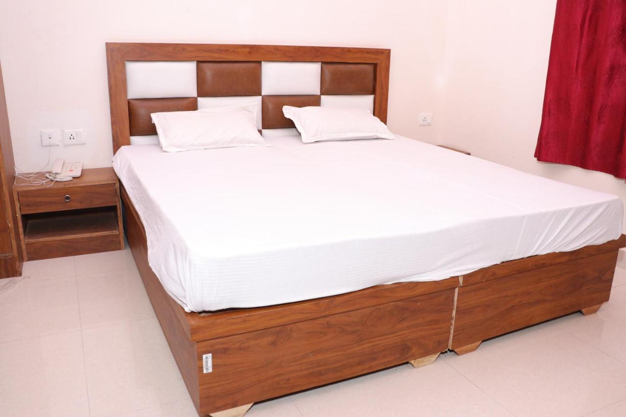 Hotel Kcr Agra (Uttar Pradesh) Zewnętrze zdjęcie